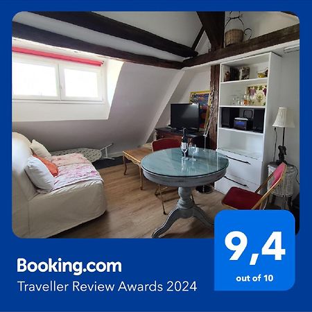 Appartement Coeur De Paris Avec Vue Sur Les Toits Ngoại thất bức ảnh
