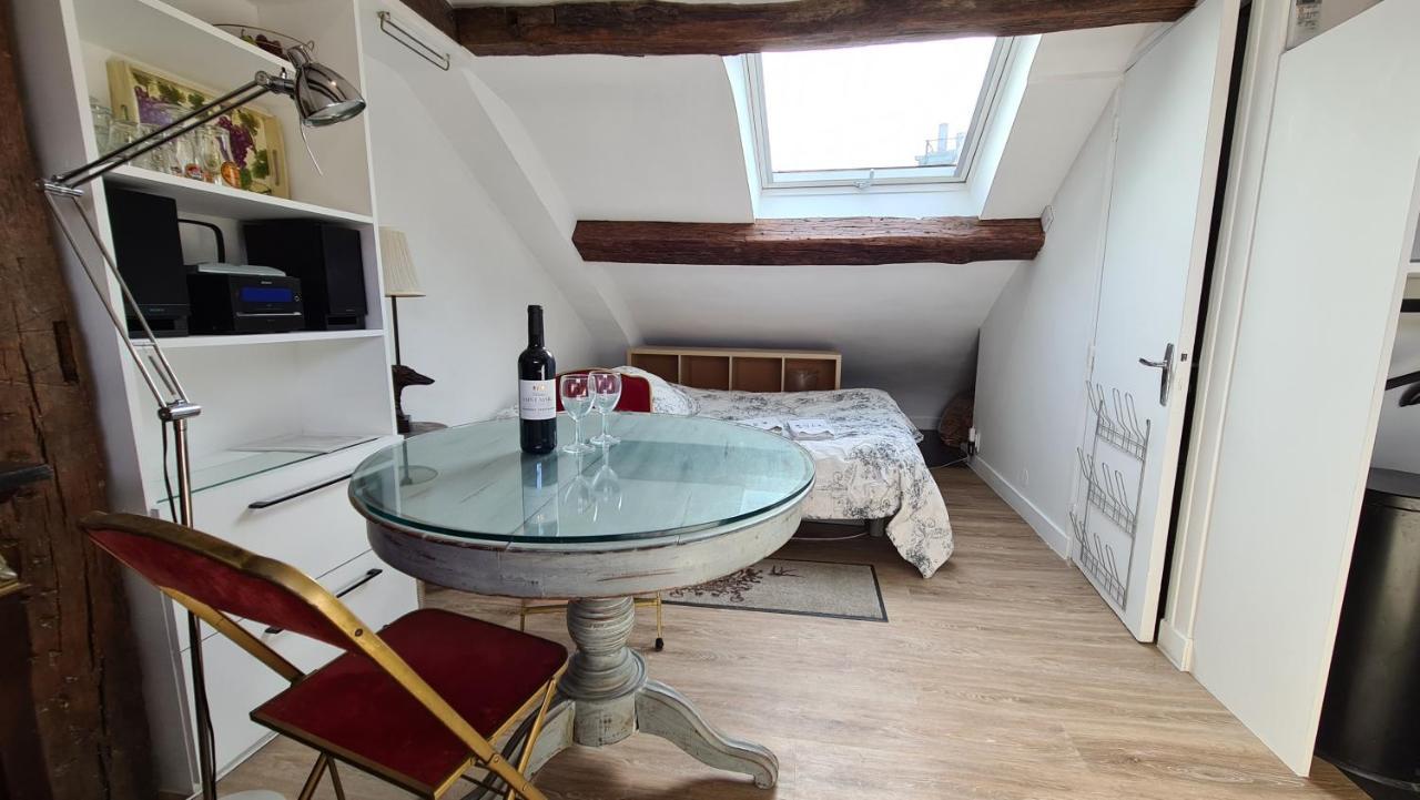 Appartement Coeur De Paris Avec Vue Sur Les Toits Ngoại thất bức ảnh