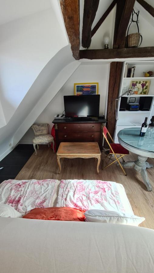 Appartement Coeur De Paris Avec Vue Sur Les Toits Ngoại thất bức ảnh