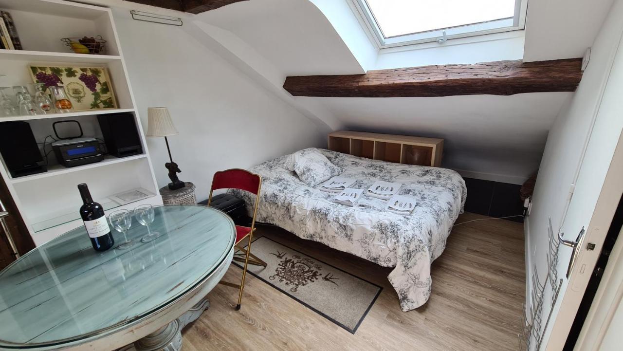 Appartement Coeur De Paris Avec Vue Sur Les Toits Ngoại thất bức ảnh